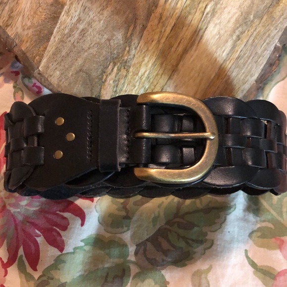 GAP Size Medium Woven Black Leather Belt BRASS Hardware & - Picture 2 of 16